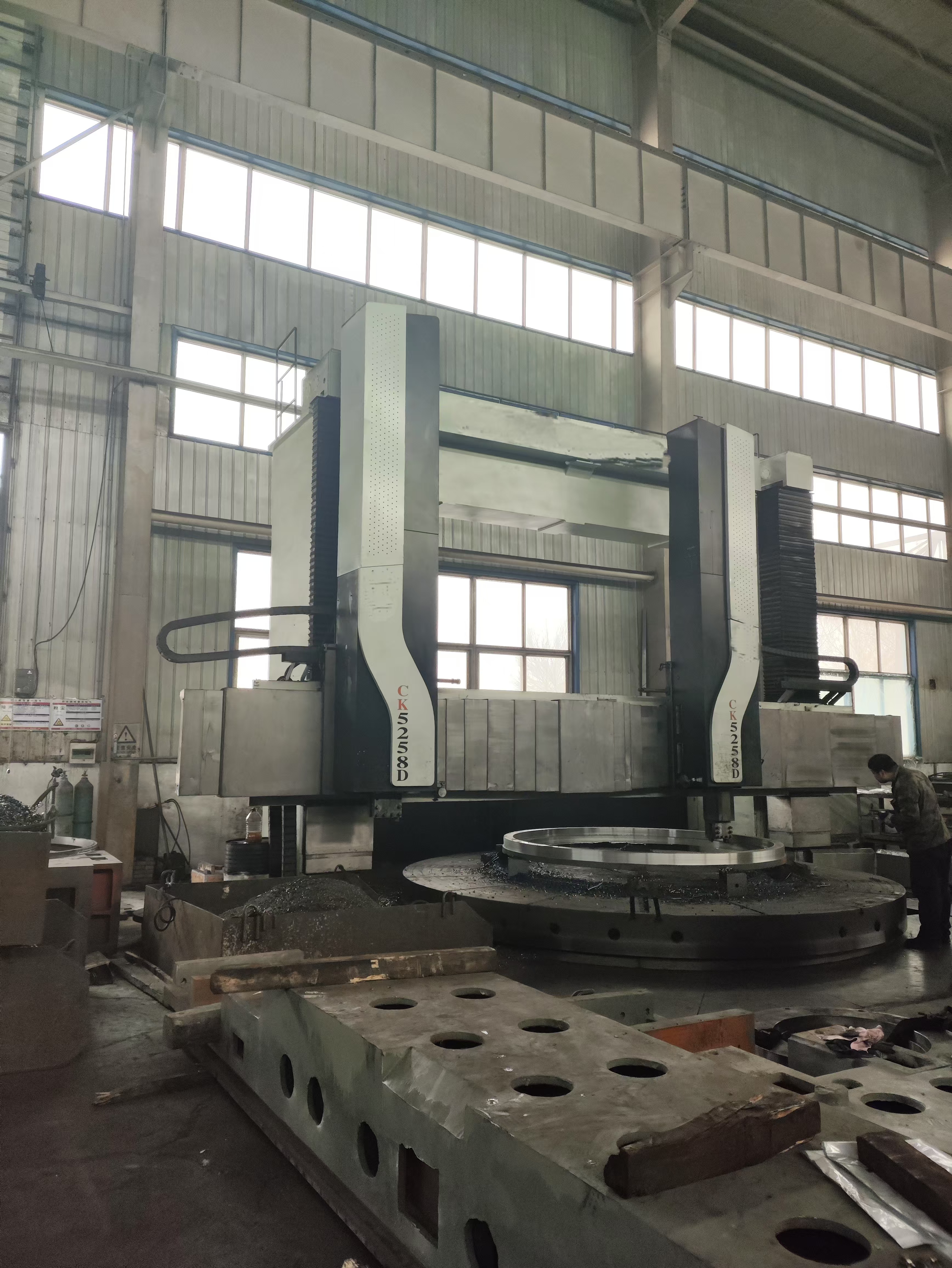 CK5280/CK52100 مخرطة CNC العمودية
